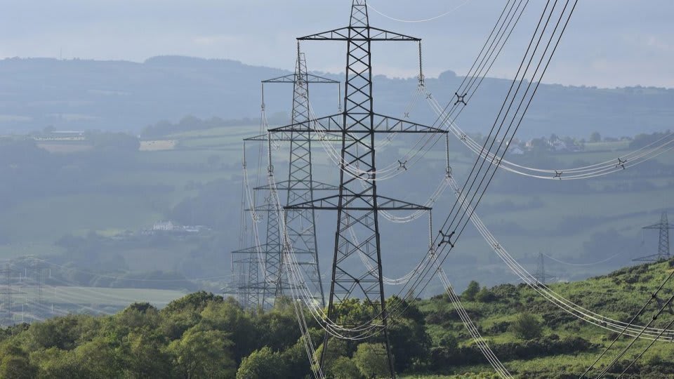 Camion de energie electrică și centrale electrice în România Camion de energie electrică și centrale electrice în România
