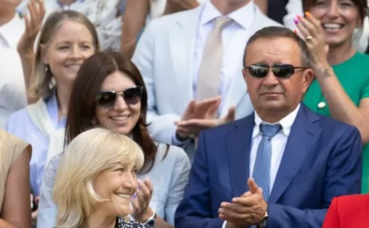 Simona Halep în echipament de tenis, în timpul unui turneu Simona Halep în echipament de tenis, în timpul unui turneu