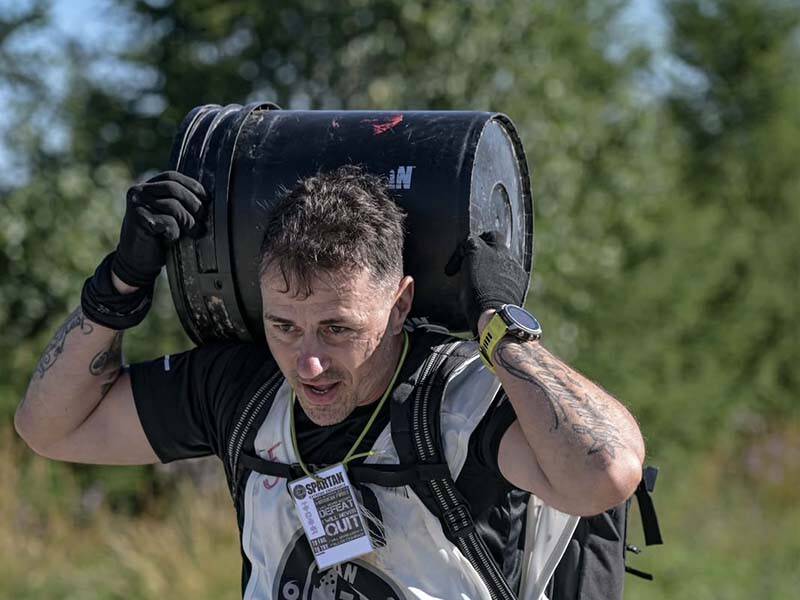 Remus Diaconu în echipament de sport, în timpul competiției extreme Remus Diaconu în echipament de sport, în timpul competiției extreme