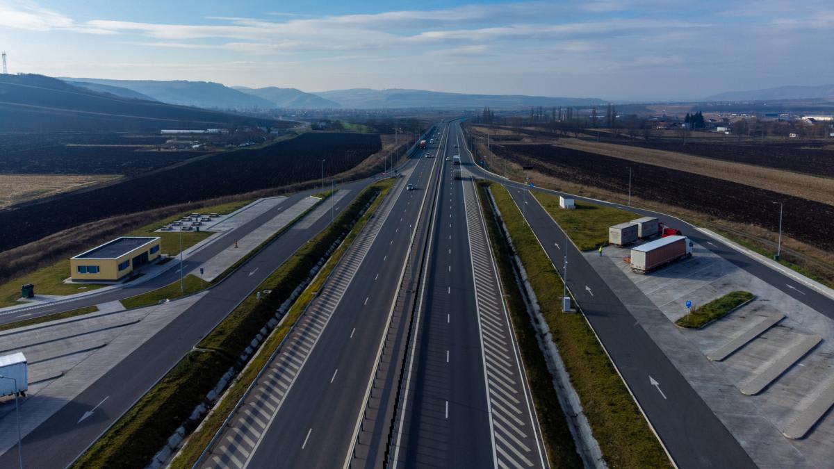 Autostrada Transilvania A3. Porțiune de 3 km devine pistă de aterizare pentru avioane, deschiderea anticipată în decembrie