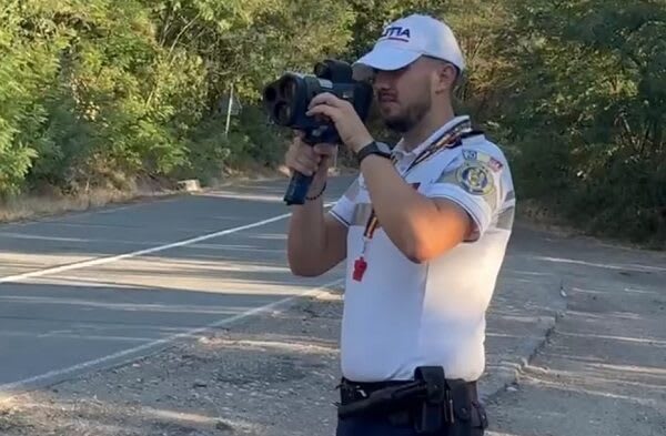 Poliția din Caraș-Severin desfășoară o acțiune rutieră pe DN 6 pentru siguranța traficului
