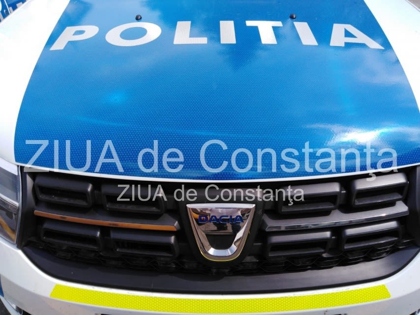 Tineri sezonieri în mare la Olimp, România, tragedie