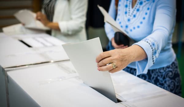 În politică, numai mâine nu-i poimâine! Reșița se pregătește pentru alegerile din 2028