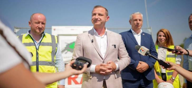 Lucrări de modernizare a drumului în Timișoara, muncitori și utilaje Lucrări de modernizare a drumului în Timișoara, muncitori și utilaje