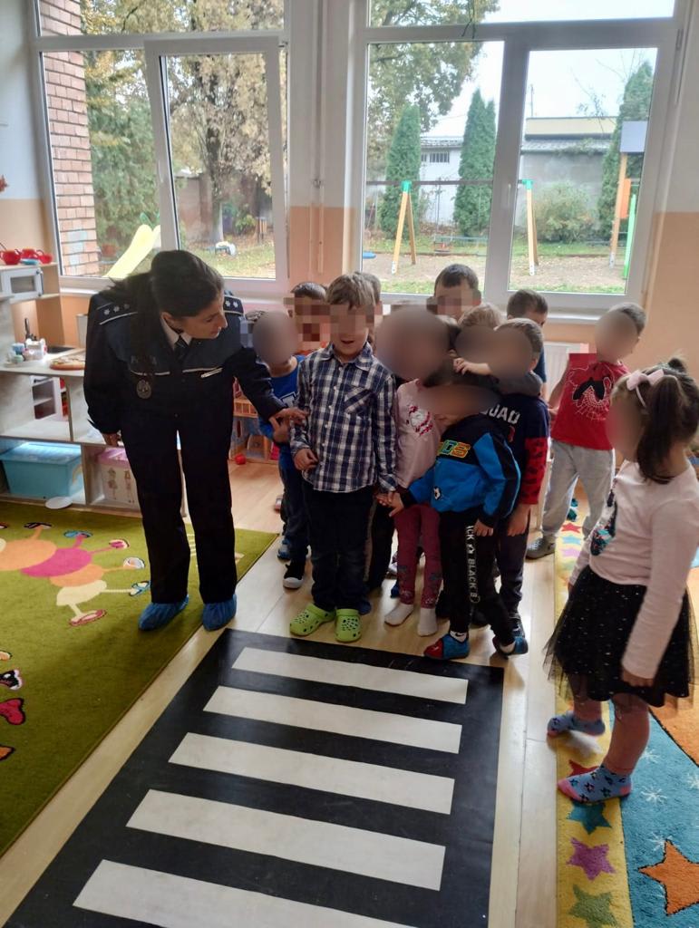 Polițiștii din Mureș au organizat activități de educație rutieră la Șăulia pentru copii și adulți