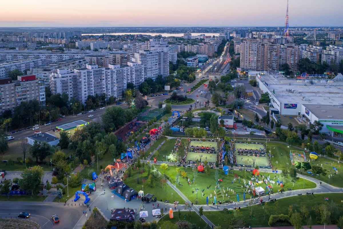 Alin Petrache și legendele rugby-ului în acțiune la festivalul Sport Arena Streetball Alin Petrache și legendele rugby-ului în acțiune la festivalul Sport Arena Streetball