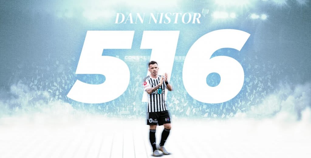 Dan Nistor în acțiune pe terenul de fotbal Dan Nistor în acțiune pe terenul de fotbal