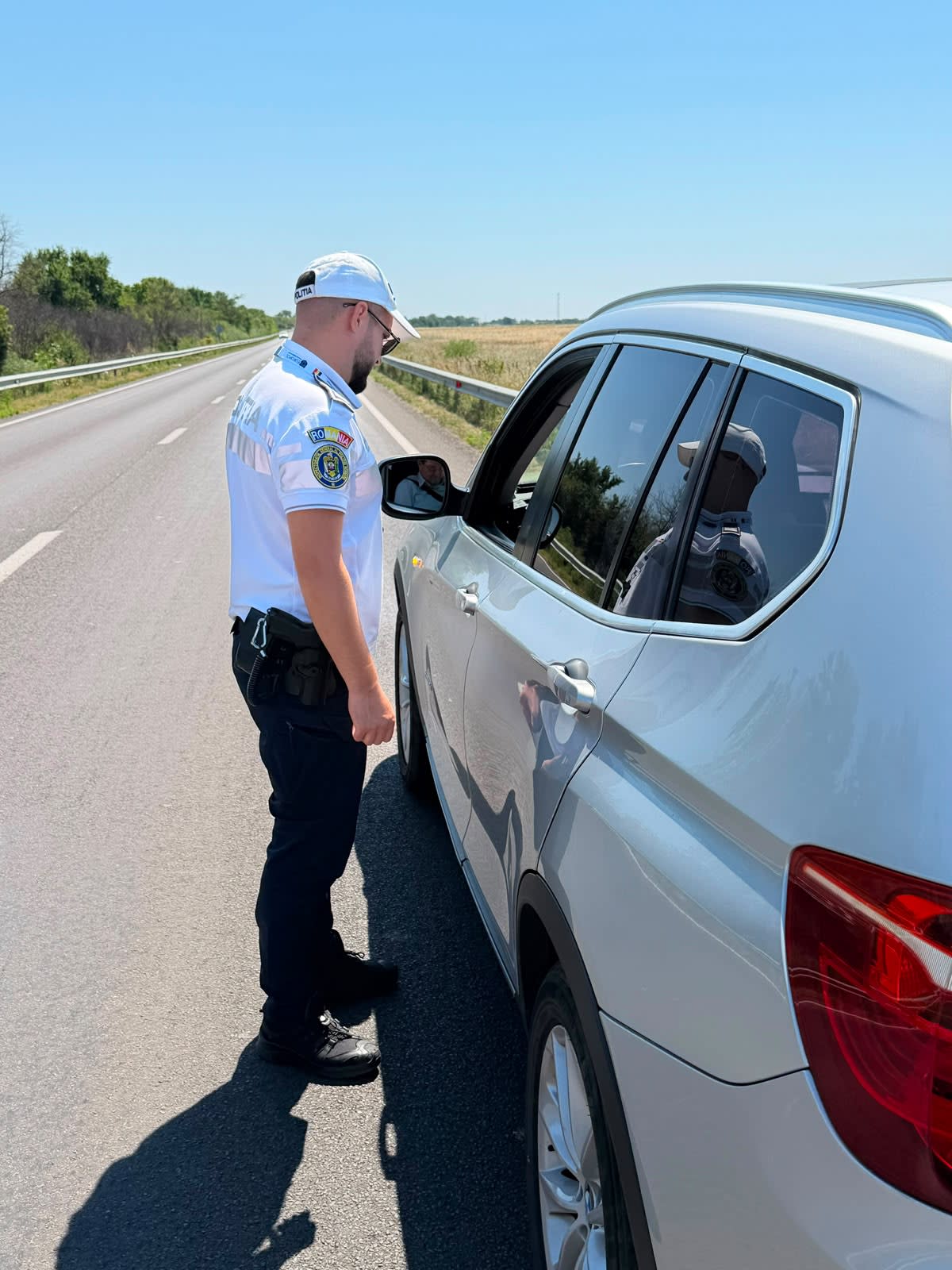 Polițiștii doljeni au aplicat 60 de amenzi și au reținut 17 permise în Dolj