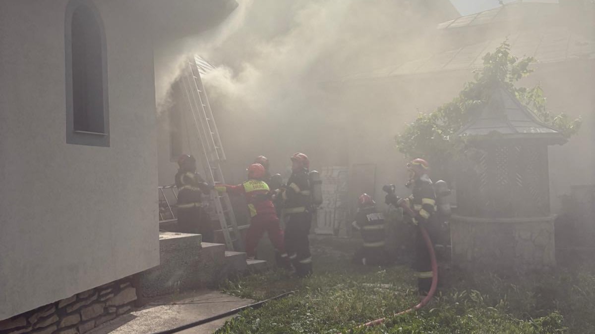 Incendiu la Paraclisul Mănăstirii din Sfântu Ilie Incendiu la Paraclisul Mănăstirii din Sfântu Ilie