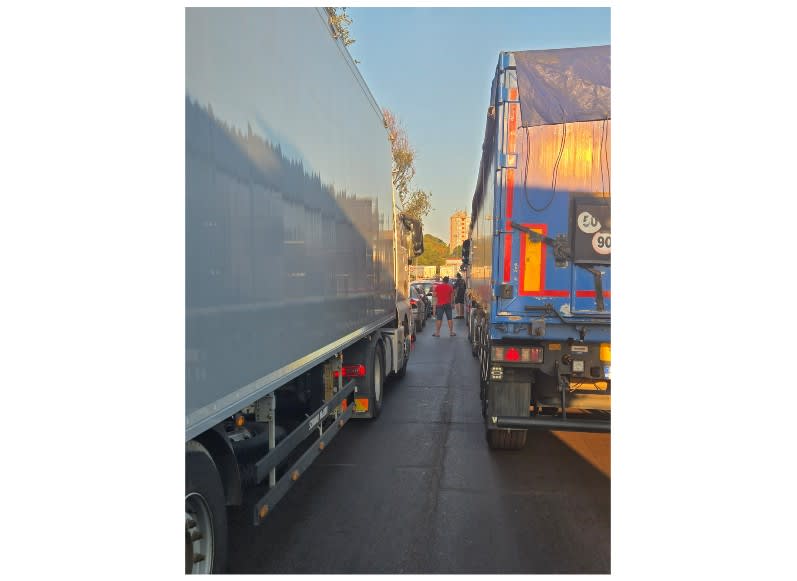 Coloane de TIR-uri blocând Poarta 6 a Portului Constanța