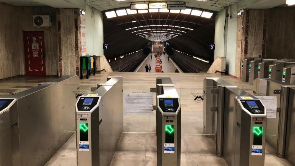 Ministrul Radu Miruță în timpul verificărilor la Metrorex Ministrul Radu Miruță în timpul verificărilor la Metrorex