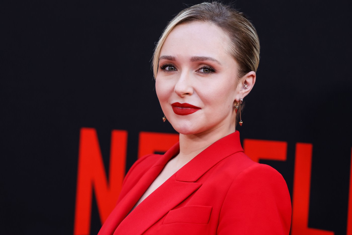 Actrița Hayden Panettiere în roluri din seriale Actrița Hayden Panettiere în roluri din seriale