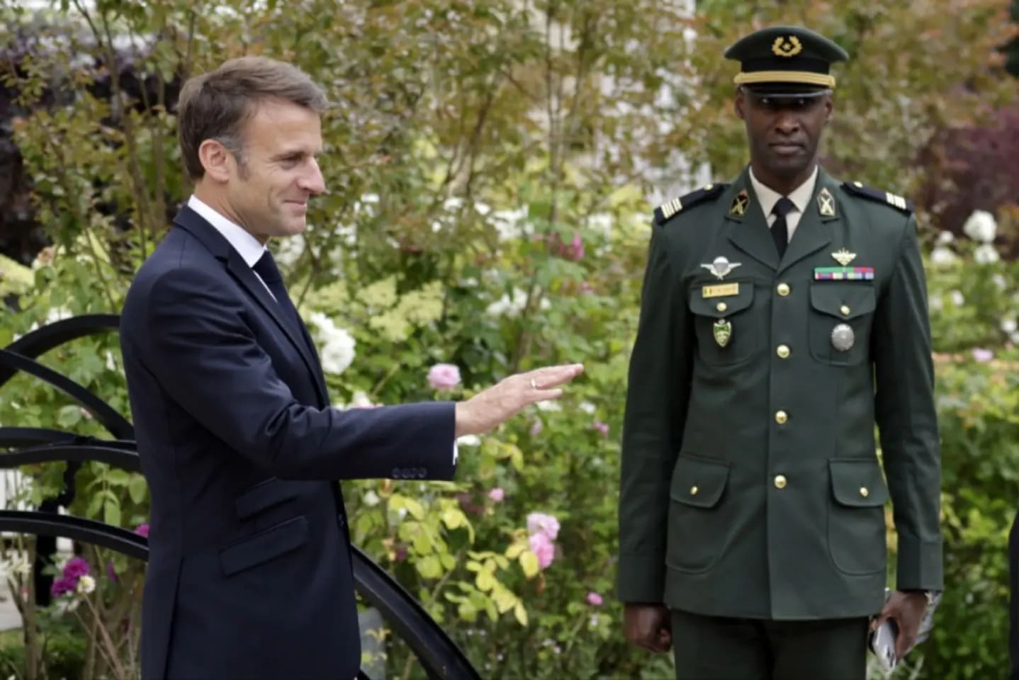 Emmanuel Macron susține discurs de rămas-bun la Bormes-les-Mimosas Emmanuel Macron susține discurs de rămas-bun la Bormes-les-Mimosas
