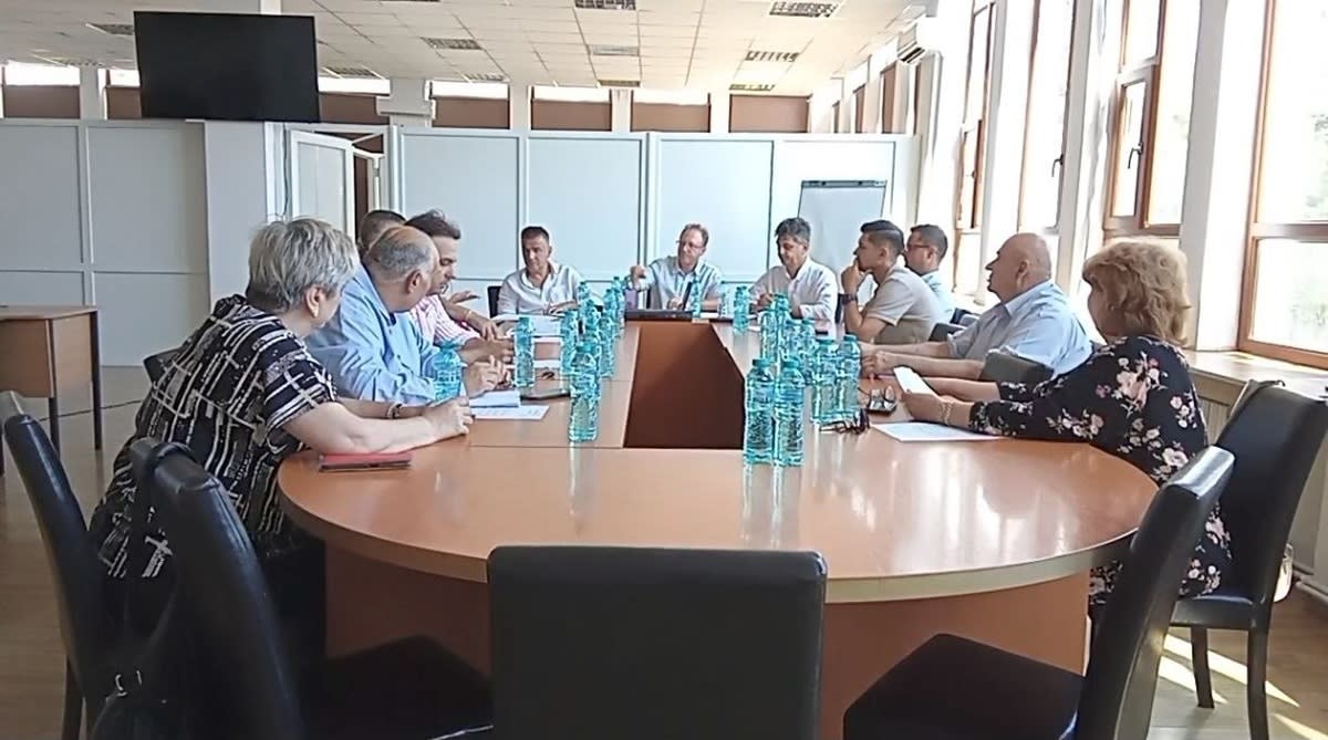 Ședință extraordinară a Consiliului Local Cernavodă, primar și cetățeni Ședință extraordinară a Consiliului Local Cernavodă, primar și cetățeni