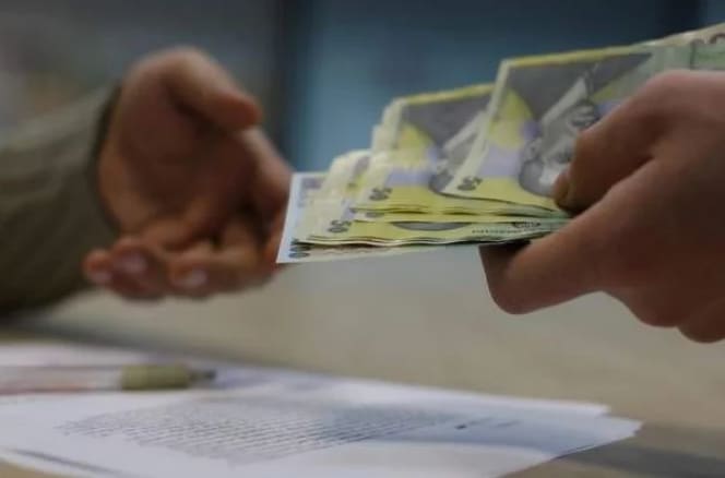 Guvernul elimină plata burselor sociale în vacanțe, conform unui proiect