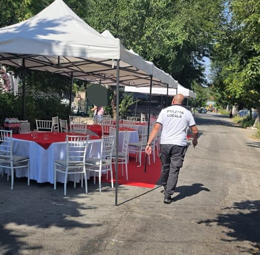 Poliție locală aplicând amendă unei petreceri în Giurgiu Poliție locală aplicând amendă unei petreceri în Giurgiu