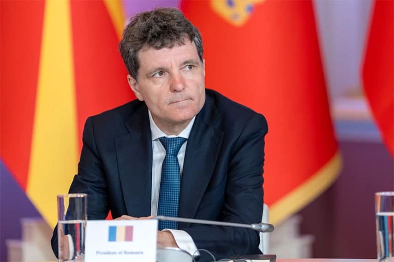 Nicușor Dan participând la conferință în august 2026 Nicușor Dan participând la conferință în august 2026