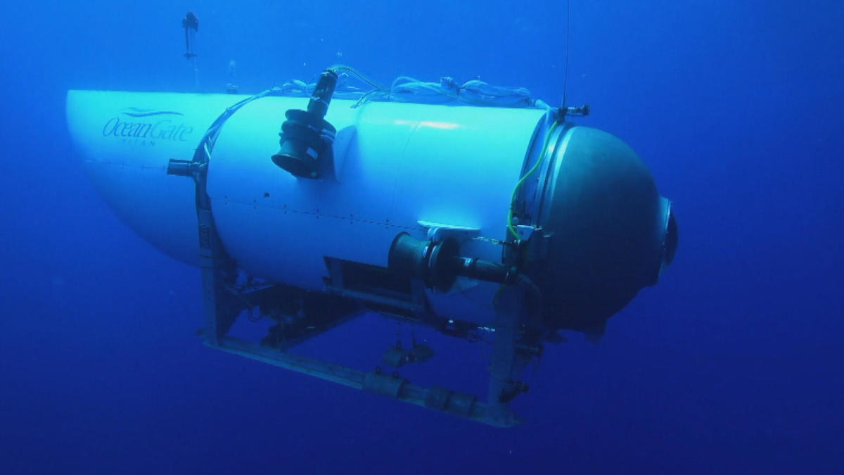 Submarine modern german construit în India, în apă Submarine modern german construit în India, în apă