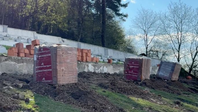 Lucrări de reparații la Cimitirul Eroilor Șprenghi din Brașov Lucrări de reparații la Cimitirul Eroilor Șprenghi din Brașov