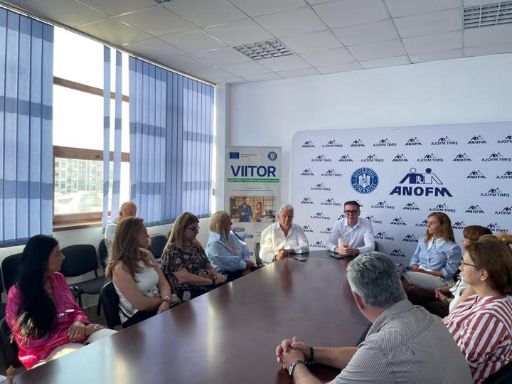 Președintele ANOFM, Adrian Zvinca, a efectuat vizite de lucru la AJOFM din Timiș, Arad și Bihor Președintele ANOFM, Adrian Zvinca, a efectuat vizite de lucru la AJOFM din Timiș, Arad și Bihor