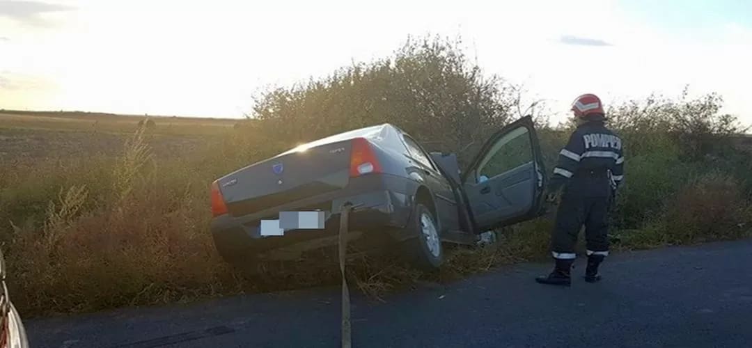 Accident pe DN 19 între Botiz și Ciuperceni: o adolescentă a fost rănită după ce mașina s-a răsturnat