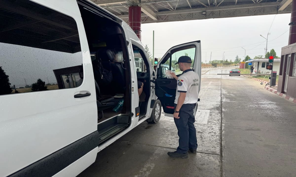 Polițiștii de frontieră de la Stânca l-au depistat pe un moldovean urmărit internațional