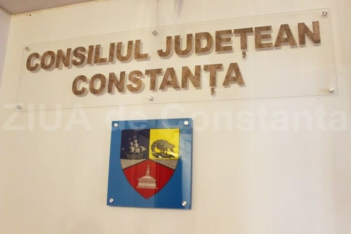 Sala de ședință a Consiliului Județean Constanța în Palatul Administrativ