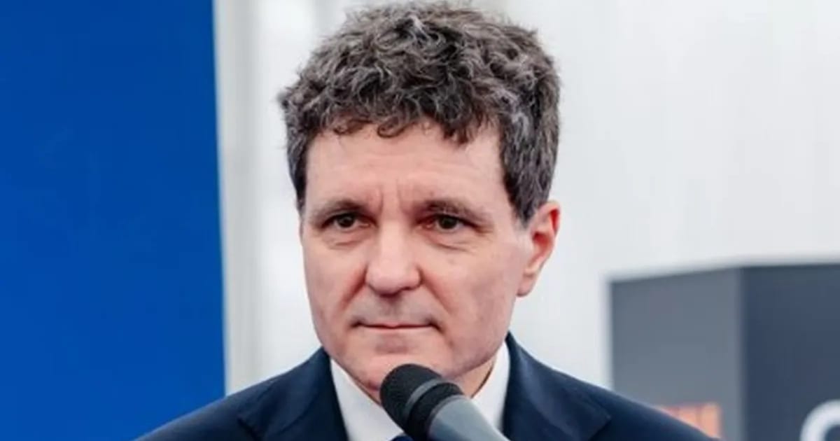 Nicușor Dan la Cotroceni discutând cu liderii partidelor Nicușor Dan la Cotroceni discutând cu liderii partidelor