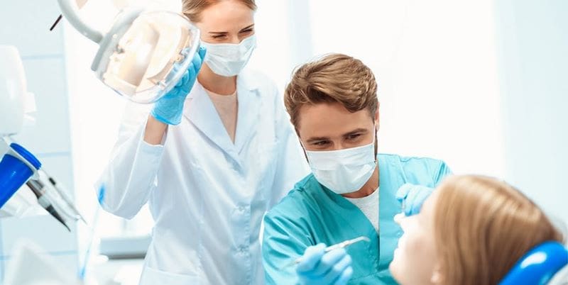 Universitatea UMFST Târgu Mureș organizează admitere la masterul de medicină stomatologică pentru pacienți cu nevoi speciale