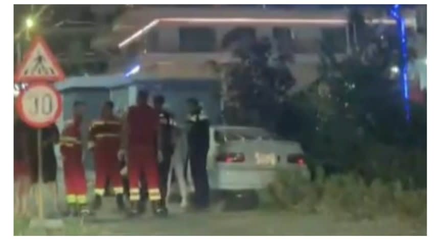 Mașină avariată intrând într-un gard în Mamaia Nord, zona Nordis Mașină avariată intrând într-un gard în Mamaia Nord, zona Nordis