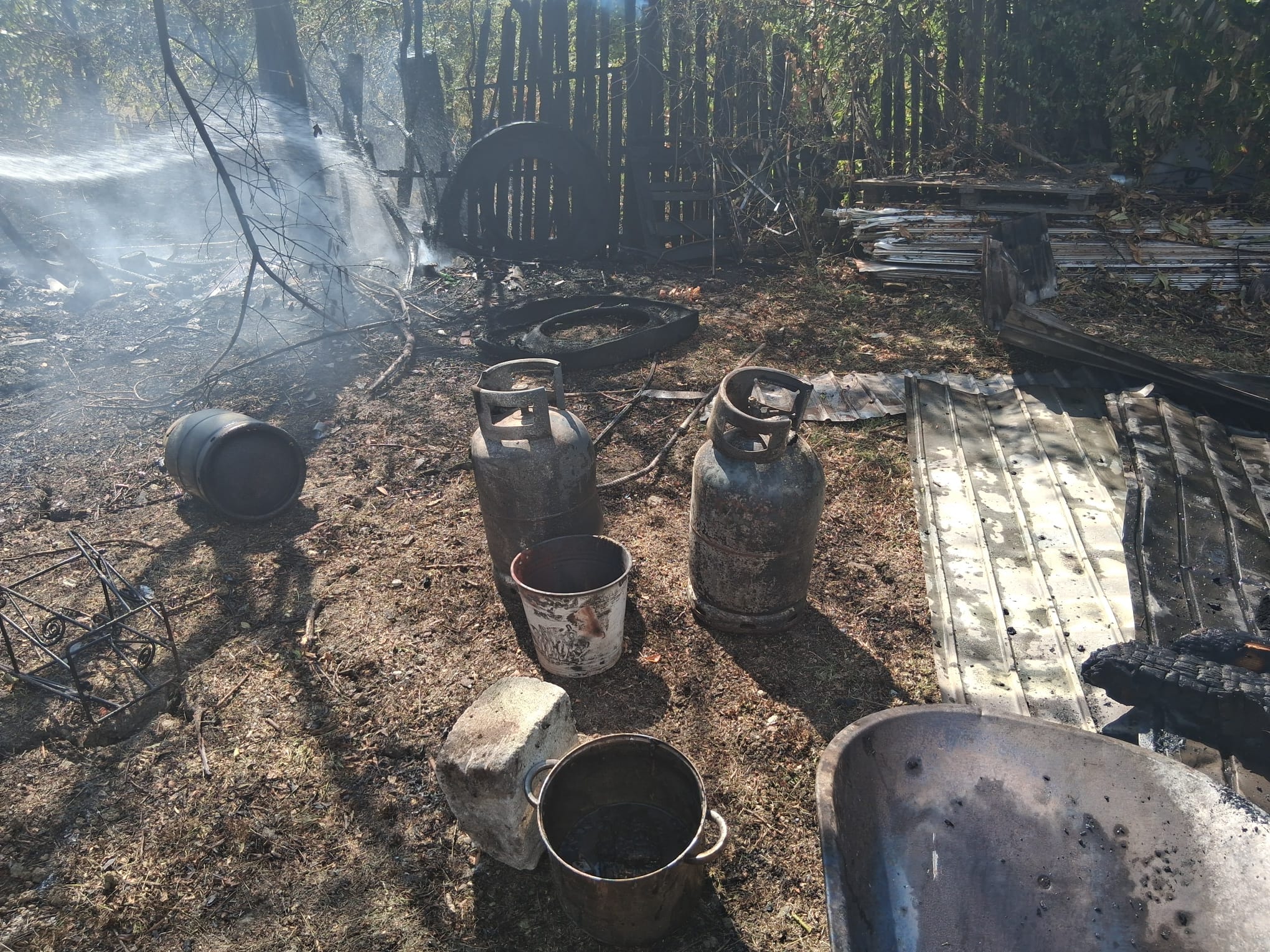 Vâlcea: O femeie și un bărbat, răniți de explozia unei butelii, la Fârtățești