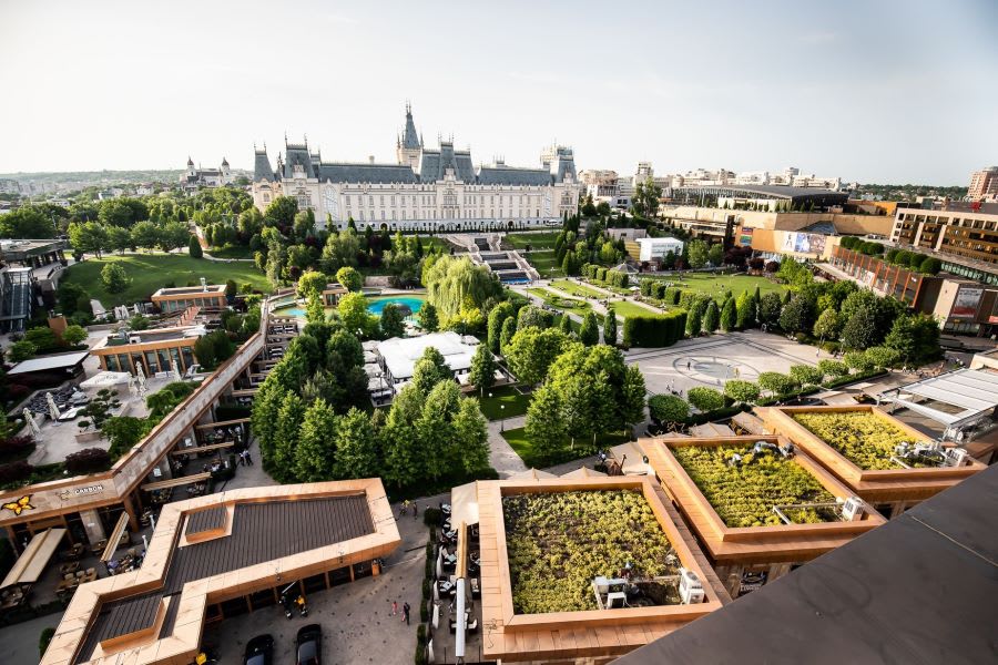 Transformare urbană în orașe românești, spații verzi și zone comerciale