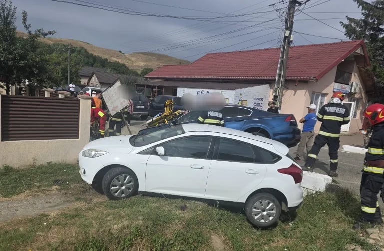 Accident rutier pe DN2-E85 în Bacău: o persoană a fost transportată la spital