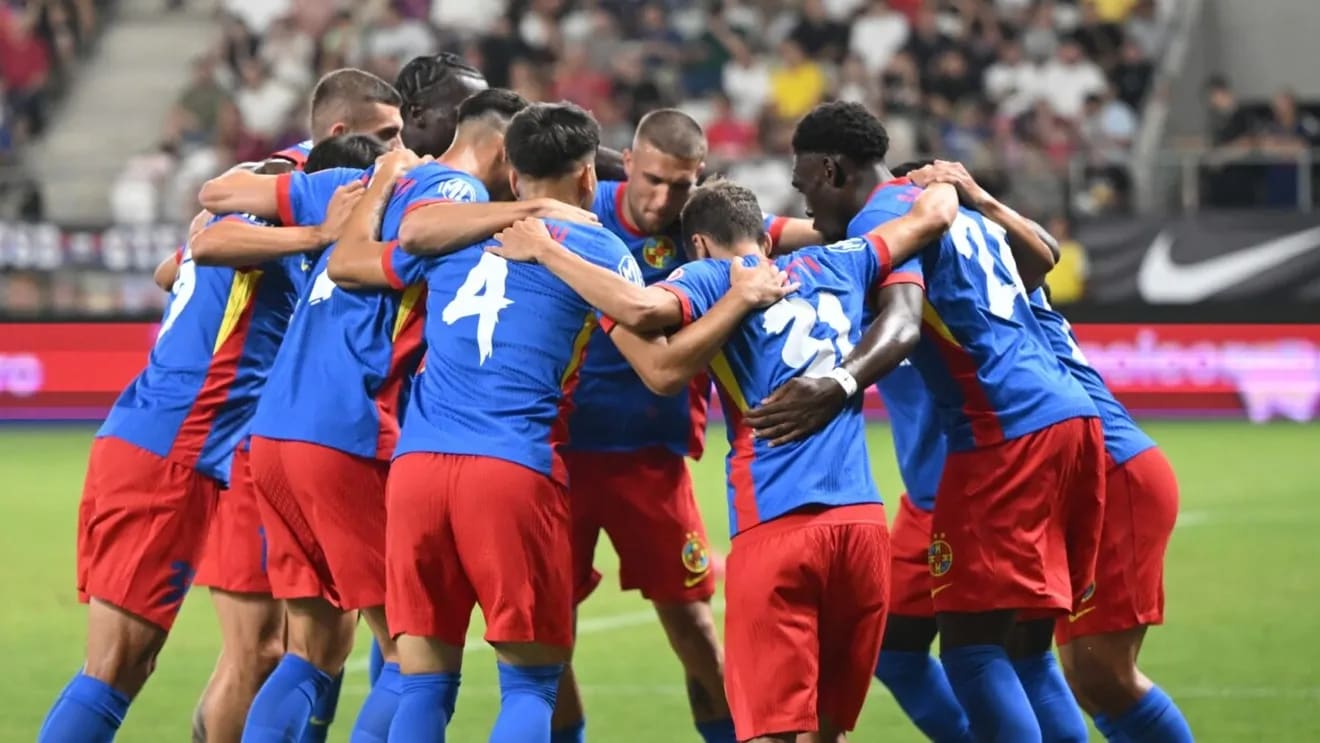 Arnold Garita în tricoul FCSB, pe teren Arnold Garita în tricoul FCSB, pe teren