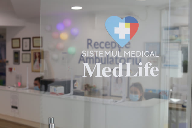 Echipă de medici și specialiști în laborator de diagnostic molecular Echipă de medici și specialiști în laborator de diagnostic molecular
