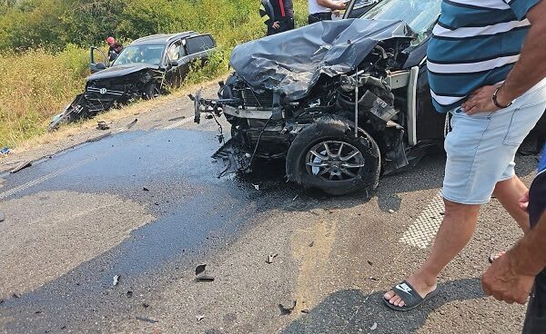Accident rutier pe DN 6 între Jupa și Căvăran Accident rutier pe DN 6 între Jupa și Căvăran