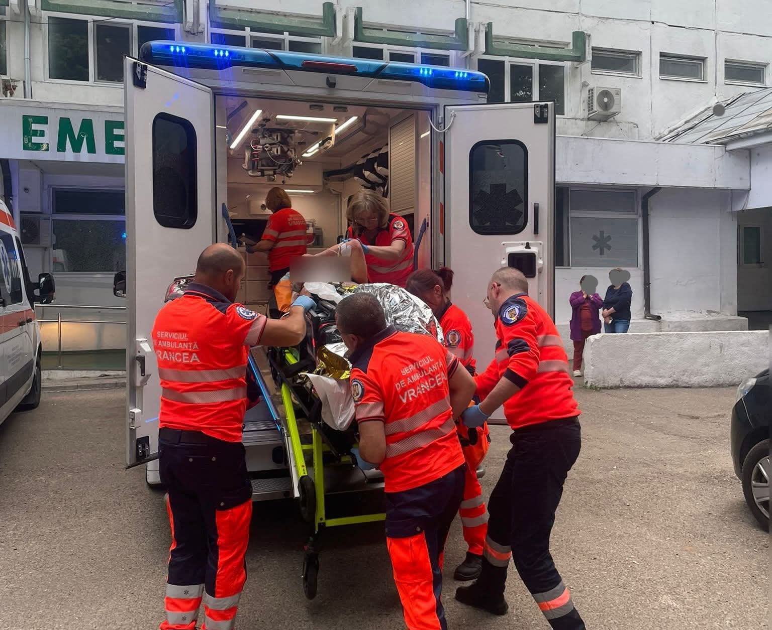 Victim cu arsuri grave pe corp, intervenție de urgență în Focșani Victim cu arsuri grave pe corp, intervenție de urgență în Focșani