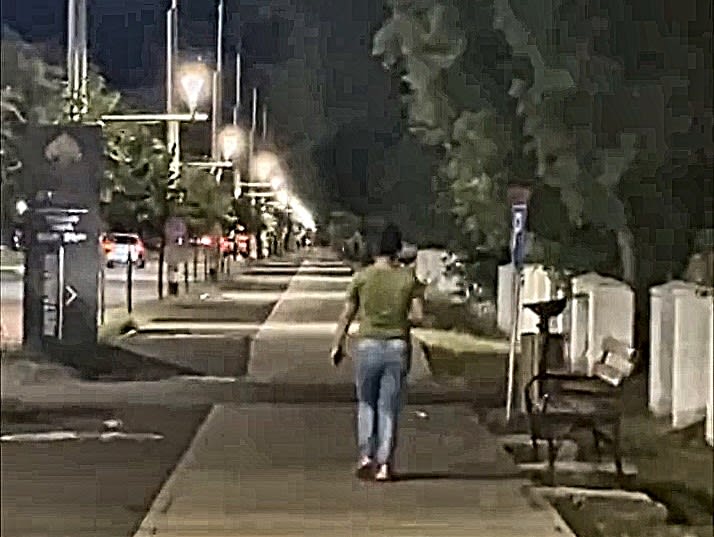 Femeie imobilizată de jandarmi în Bârlad cu un cuțit în mână Femeie imobilizată de jandarmi în Bârlad cu un cuțit în mână