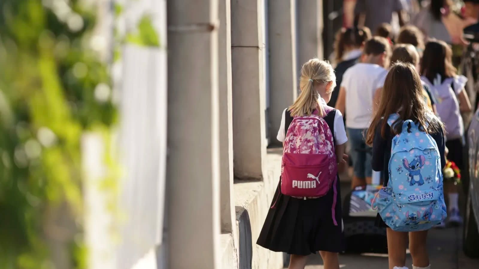 Salvați Copiii solicită Guvernului să mențină bursele sociale în vacanțe pentru elevii vulnerabili
