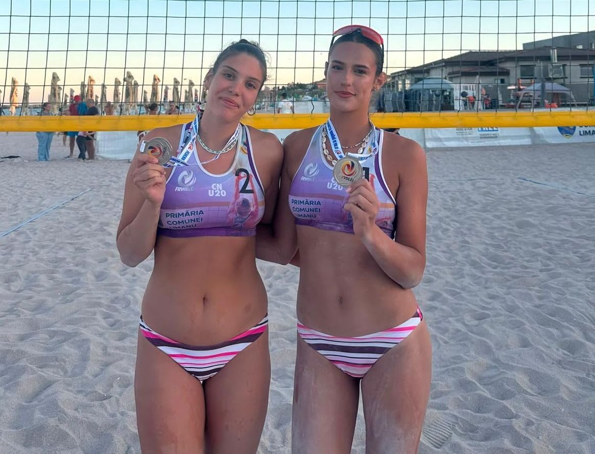 Aur și argint pentru antrenorul Adrian Pricop la competiții de volei pe plajă