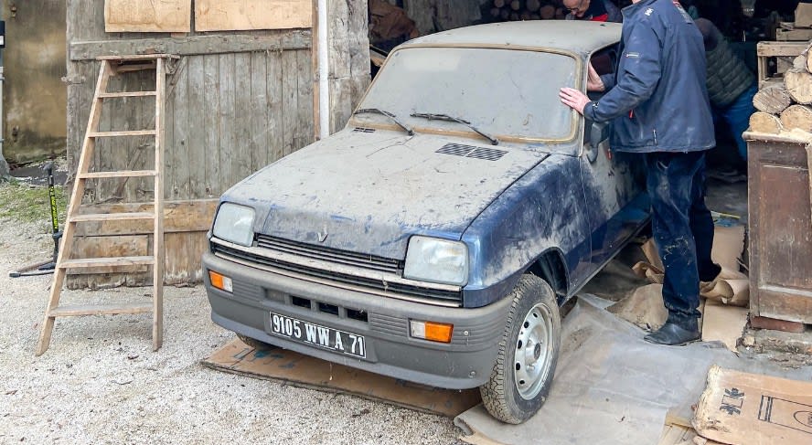 Renault 5 din 1982, mașină veche, capsulă a timpului, vândută la licitație Renault 5 din 1982, mașină veche, capsulă a timpului, vândută la licitație