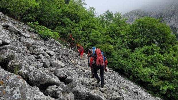 Salvamontiștii au recuperat un turist străin din Bucegi, după ce a urcat fără echipament adecvat
