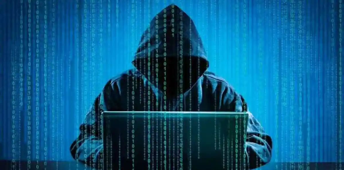 Polițiștii din Alba au destructurat o schemă de înșelăciune cu metoda „Man in the middle”, prejudiciu de 76.000 euro