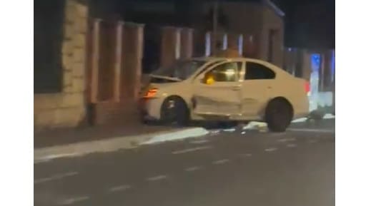 Mașini avariate după accident pe strada Mahmudiei, Tulcea Mașini avariate după accident pe strada Mahmudiei, Tulcea