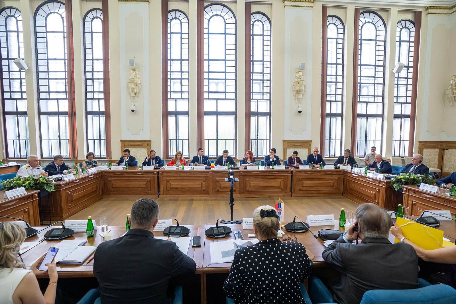 Miniștrii Transporturilor din România și Serbia discuta despre autostrada și trenuri Miniștrii Transporturilor din România și Serbia discuta despre autostrada și trenuri