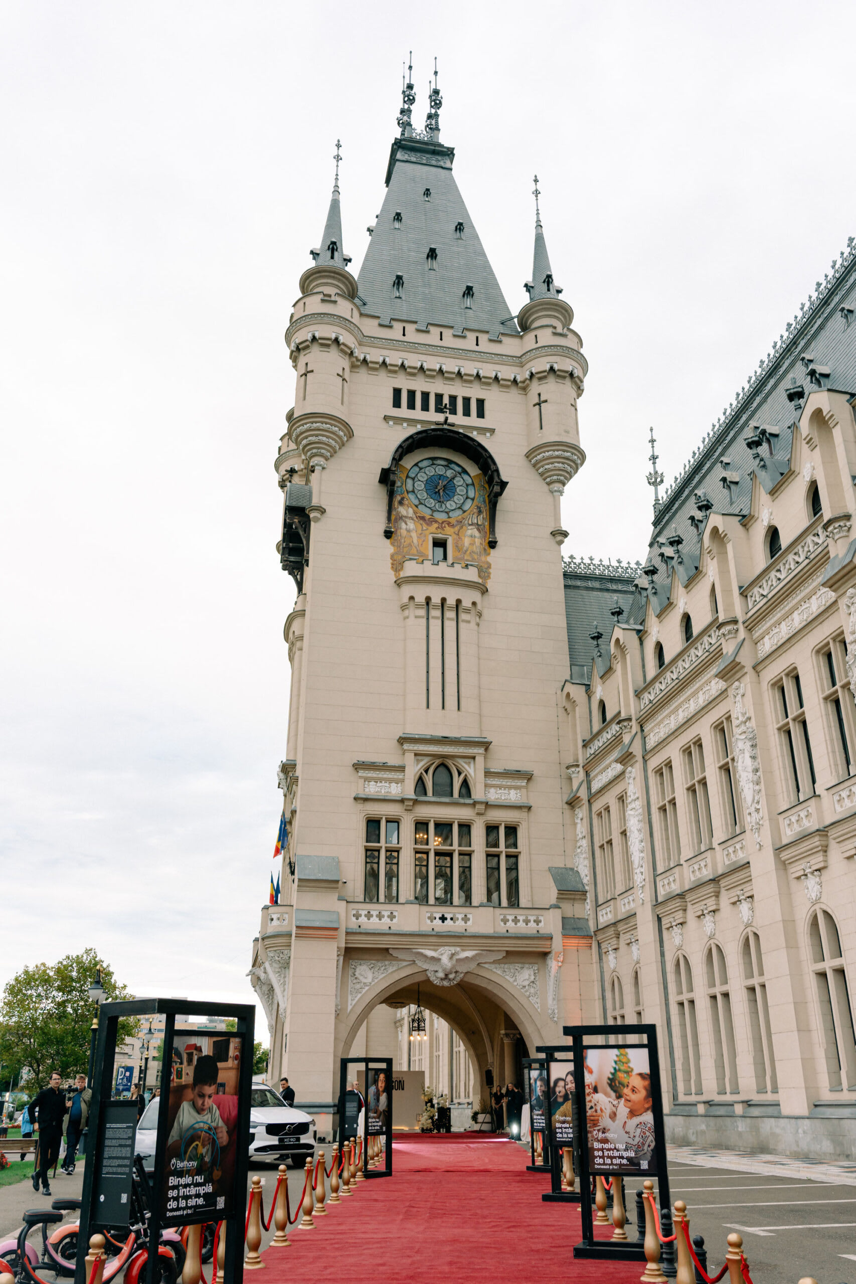 Balul de La Castel la Palatul Culturii din Iași Balul de La Castel la Palatul Culturii din Iași