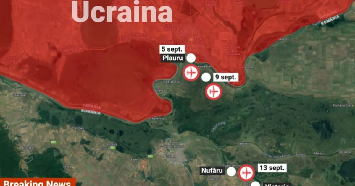 Echipă de scafandri români verificând un obiect plutitor în Marea Neagră Echipă de scafandri români verificând un obiect plutitor în Marea Neagră