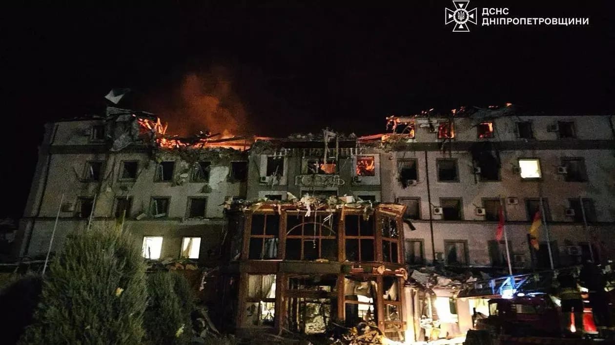 Clădirea celui mai mare centru comercial din Krivoi Rog a fost atacată de două ori de ruși, zeci de victime