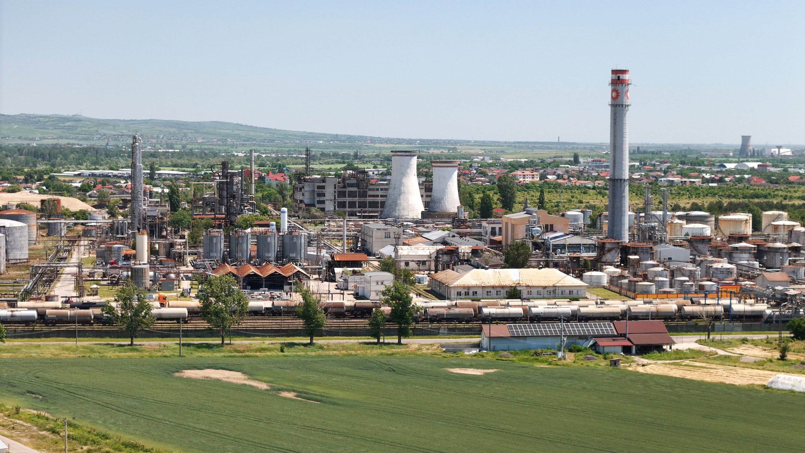 Rompetrol Rafinare va construi o centrală fotovoltaică de 4,8 MW la Vega Ploiești
