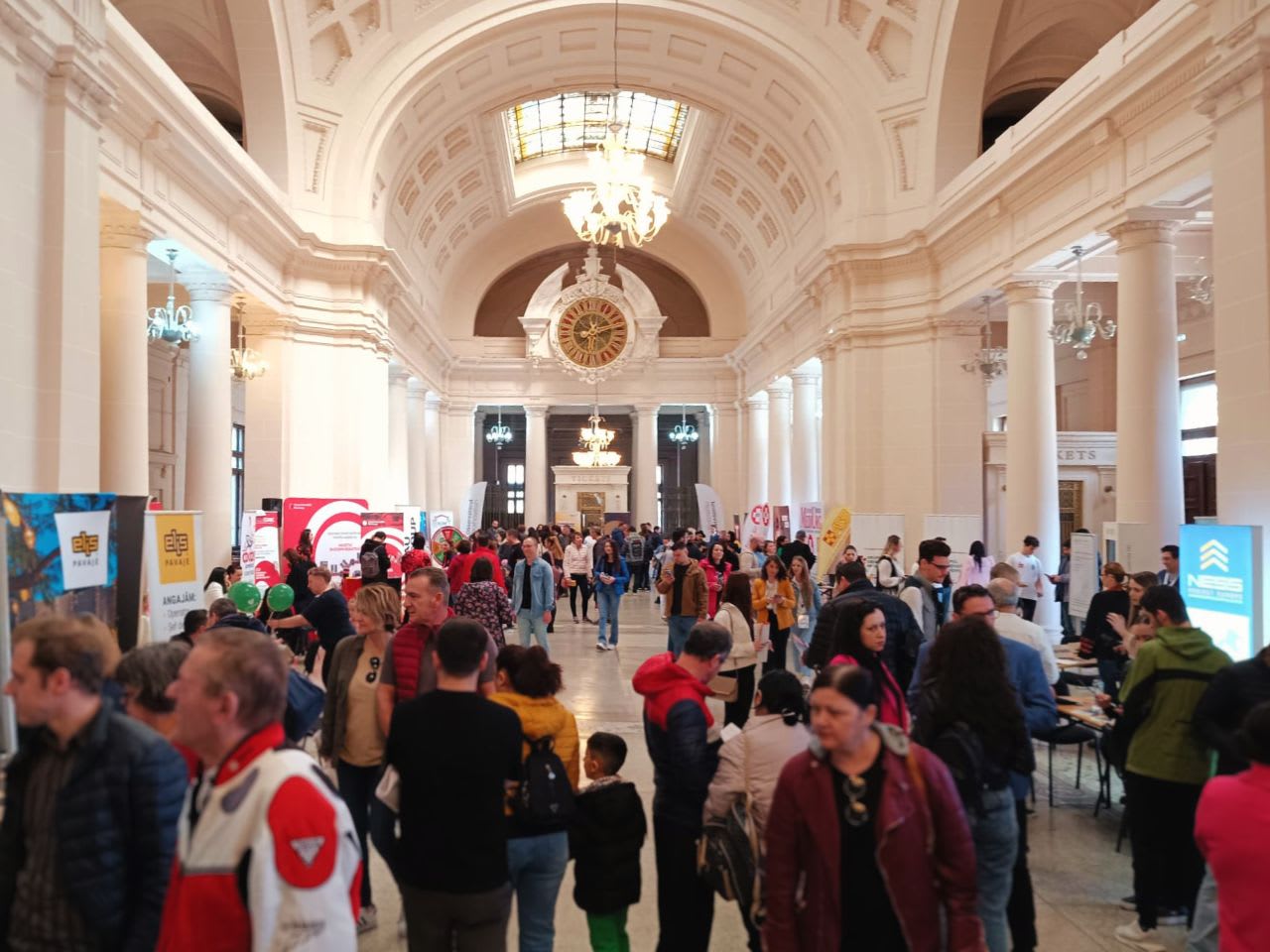 Cei mai importanți angajatori participă la târgul Bursa Angajatorilor din Ploiești